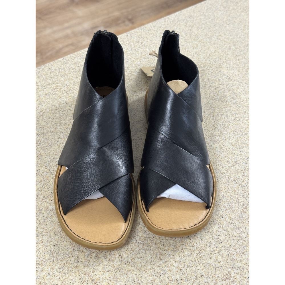 Born Iwa Black Leather Crisscross Zip Back Sandals Shoes Womans 9M NWT - Picture 3 of 8